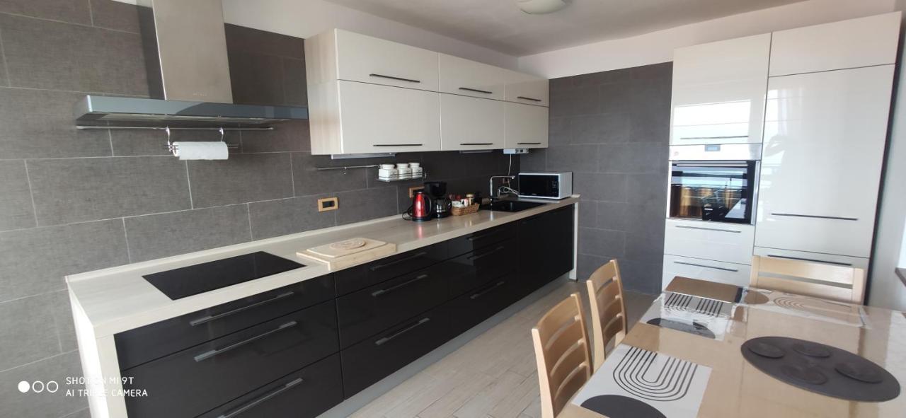 Apartment Karla Rijeka Exteriör bild